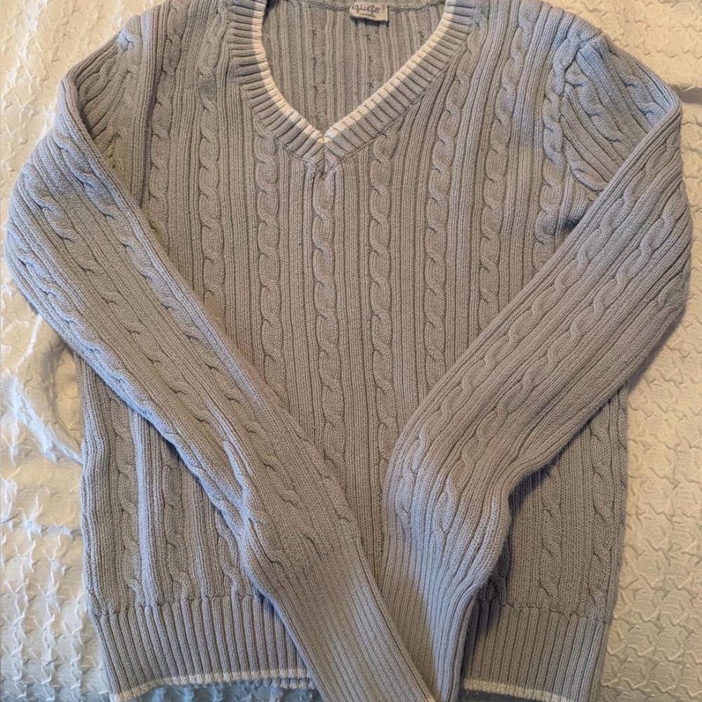 Brandy Melville Light Gray Cable Knit V-Neck Sweater